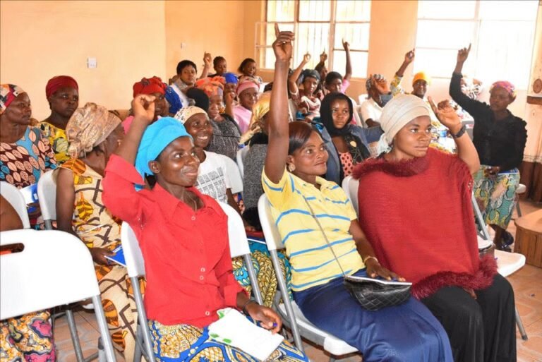 Construit des écoles pour améliorer les communautés