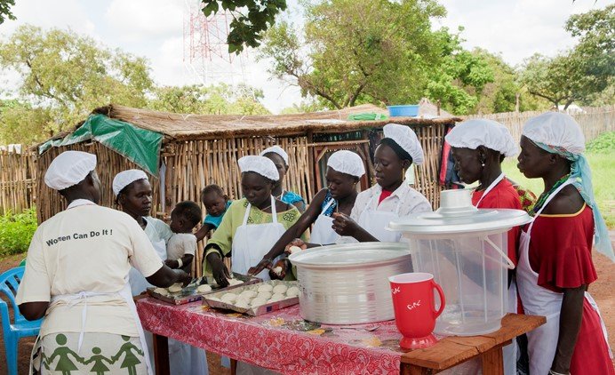Oeuvrer pour l’autonomisation des femmes.